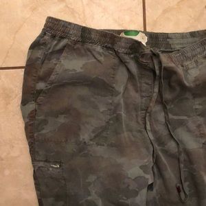 Anthropologie Pants - Super cute nwot Anthropologie camo joggers XL Anthropologie Pants - Super cute nwot Anthropologie camo joggers XL